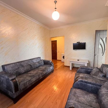 Apartments Nita バトゥーミ エクステリア 写真