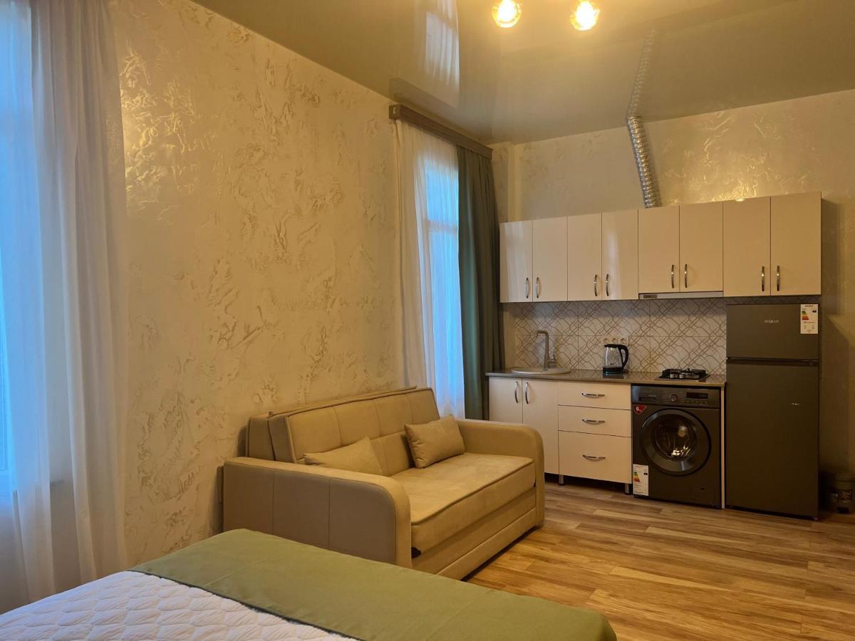 Apartments Nita バトゥーミ エクステリア 写真
