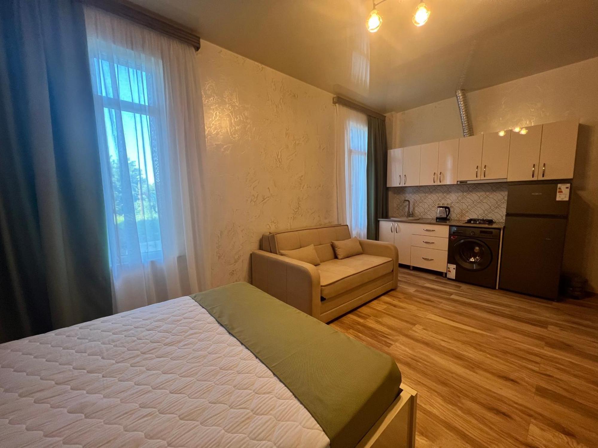 Apartments Nita バトゥーミ エクステリア 写真