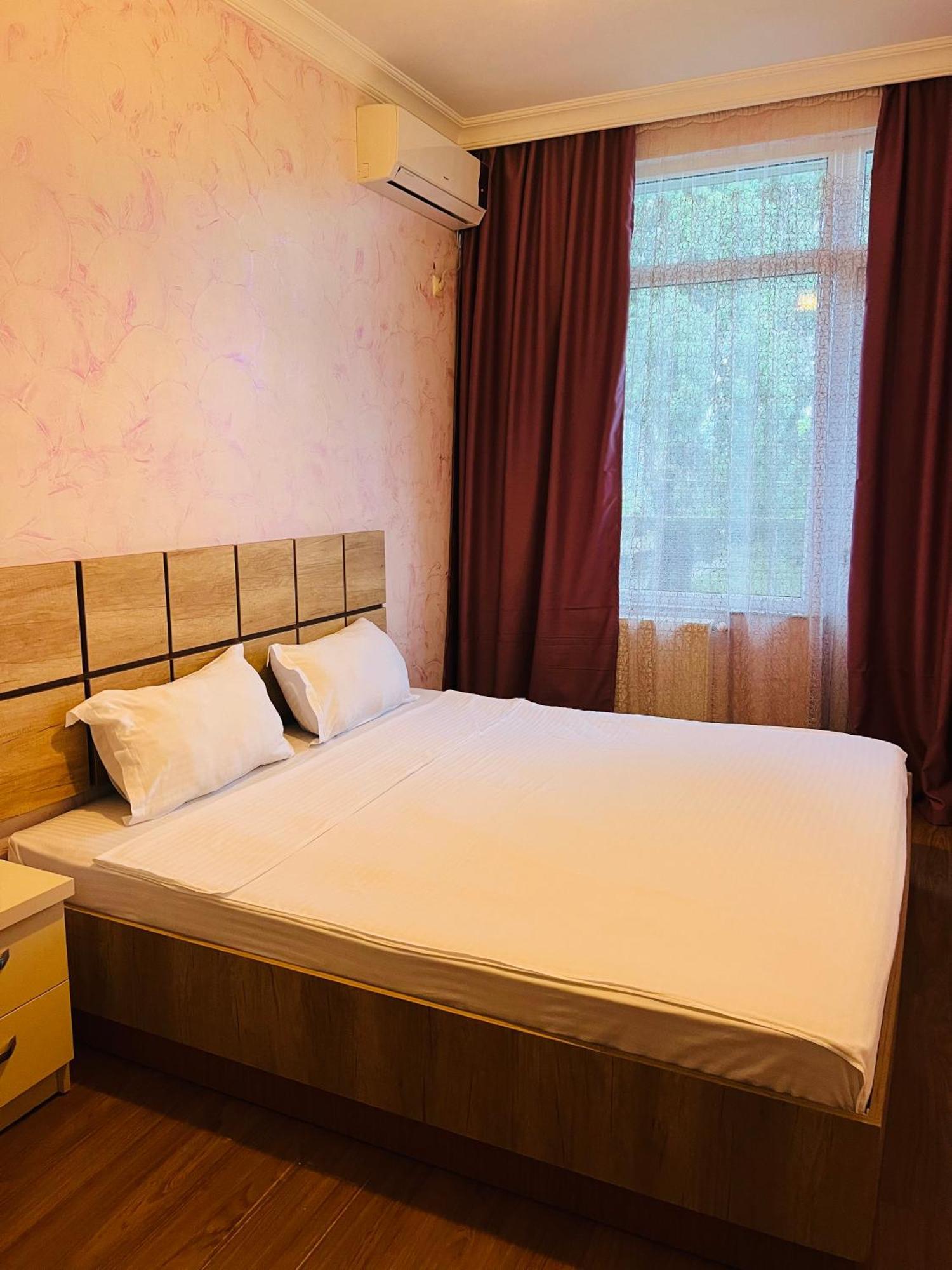 Apartments Nita バトゥーミ エクステリア 写真