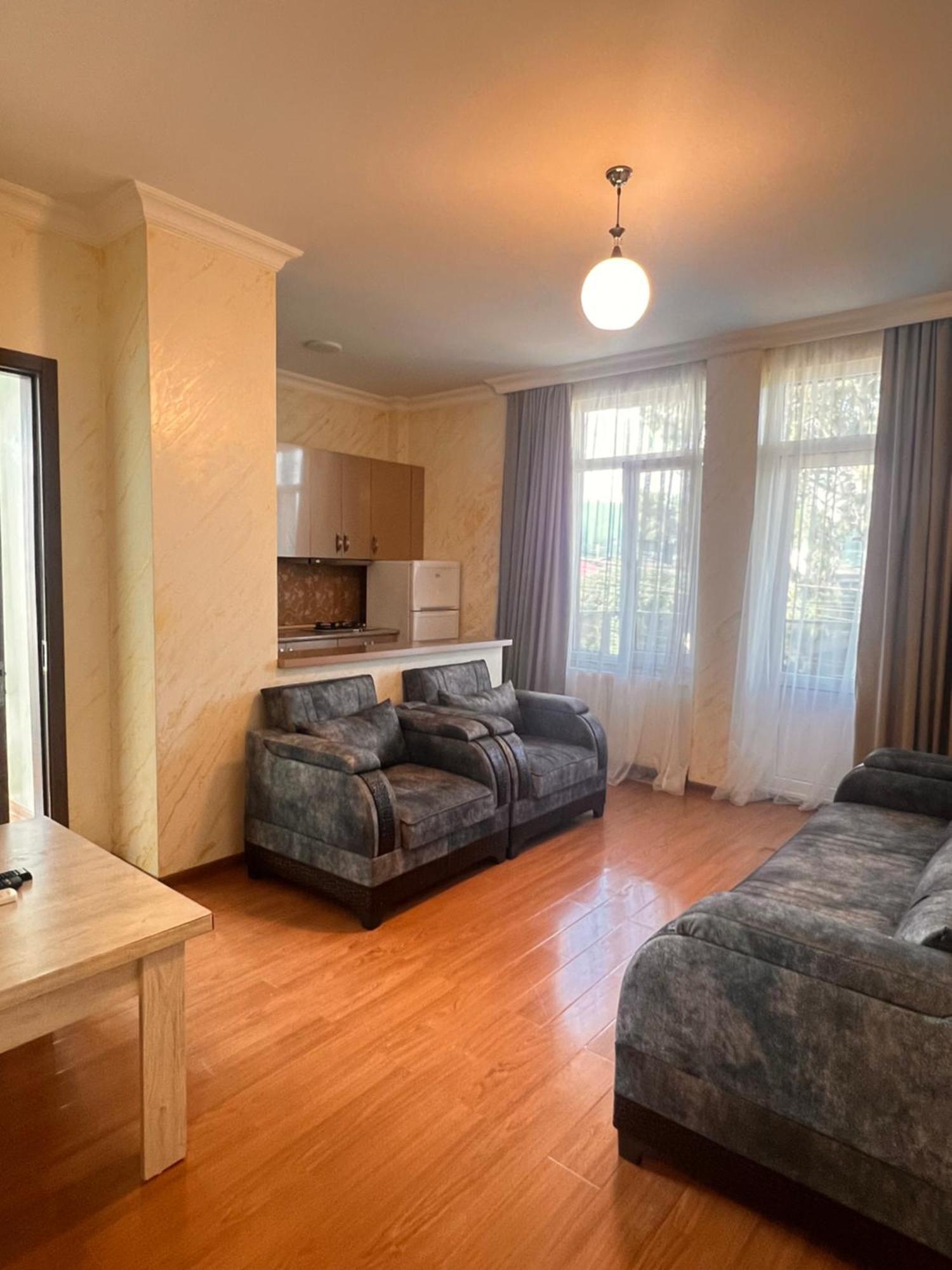 Apartments Nita バトゥーミ エクステリア 写真