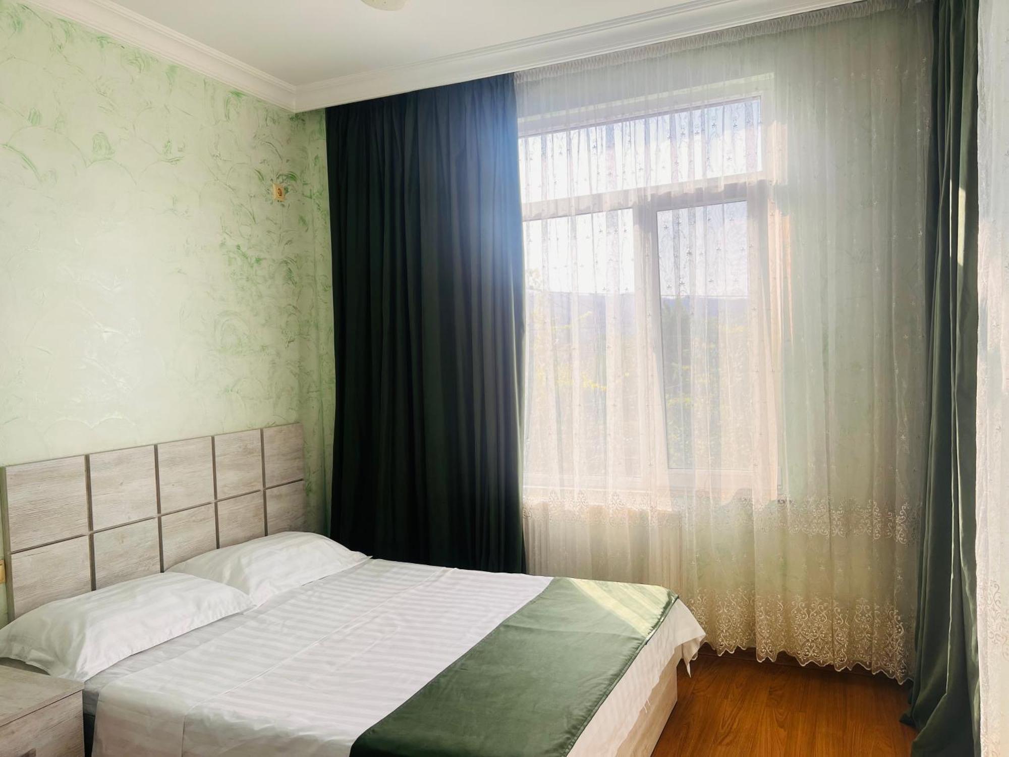 Apartments Nita バトゥーミ エクステリア 写真