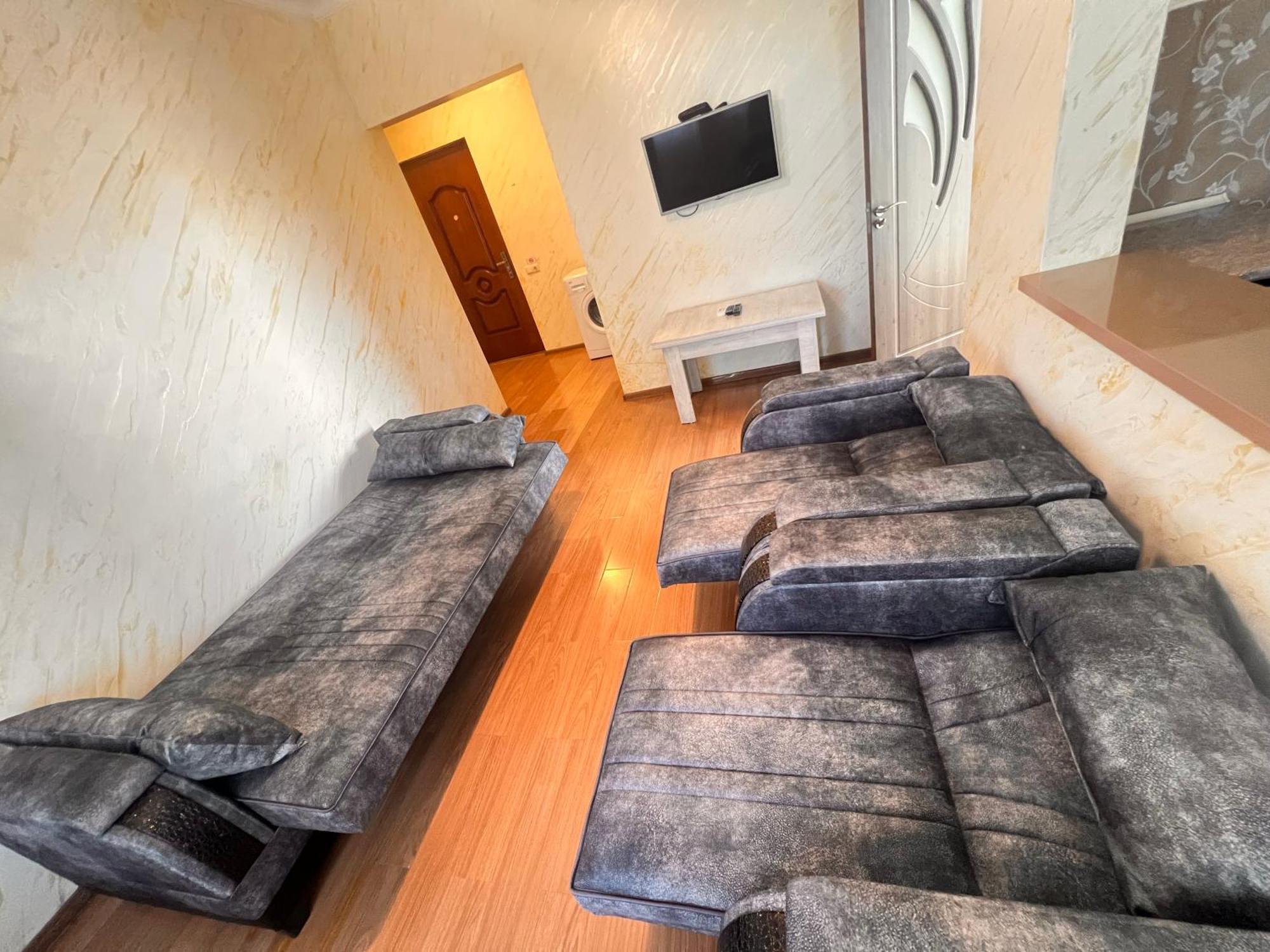 Apartments Nita バトゥーミ エクステリア 写真