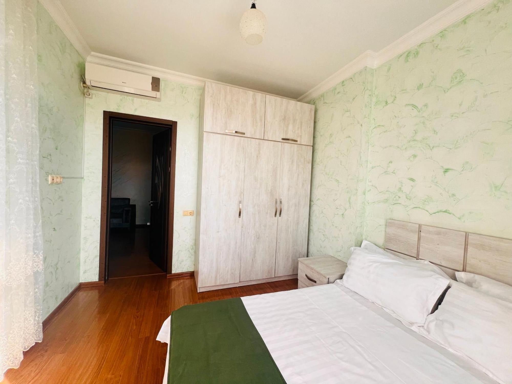 Apartments Nita バトゥーミ エクステリア 写真